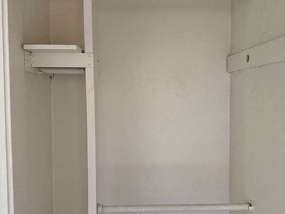 5th image of 1382-1396 N Linden Ave #1394