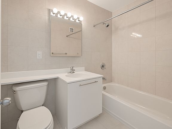 4th image of 333 E 49th St APT 8G