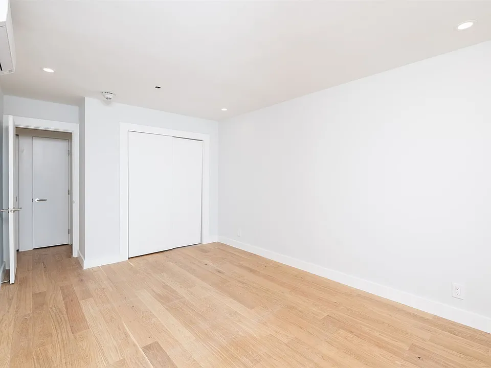 landlord_unit_photo_67562782_4