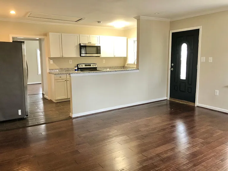 1643 Elkridge Dr — Photo 3