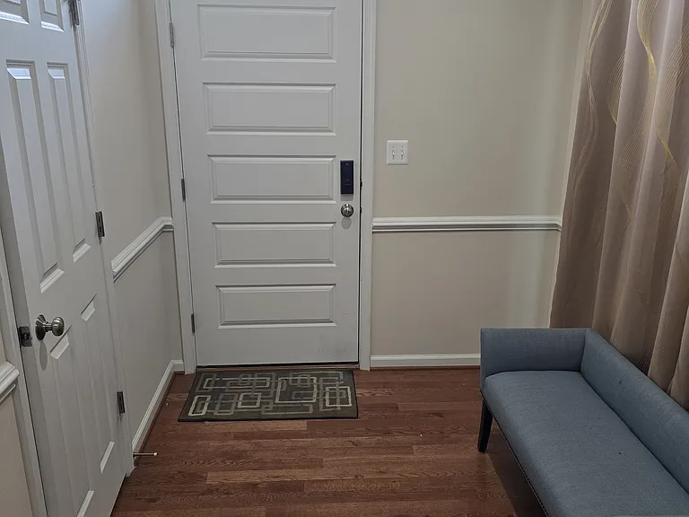 21043 Ashburn Heights Dr — Photo 3