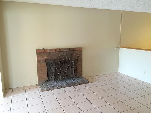 3rd image of 3044 E Cecelia St