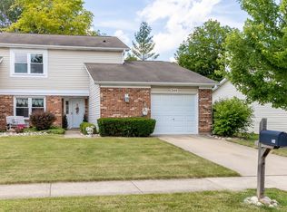 244 Stanyon Ln, Bloomingdale, IL 60108
