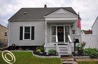 1st image of 721 W Coy Ave