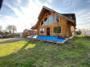 6185 Iris Ln, Central Pt, OR 97502