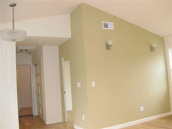 5th image of 898 Helena Dr