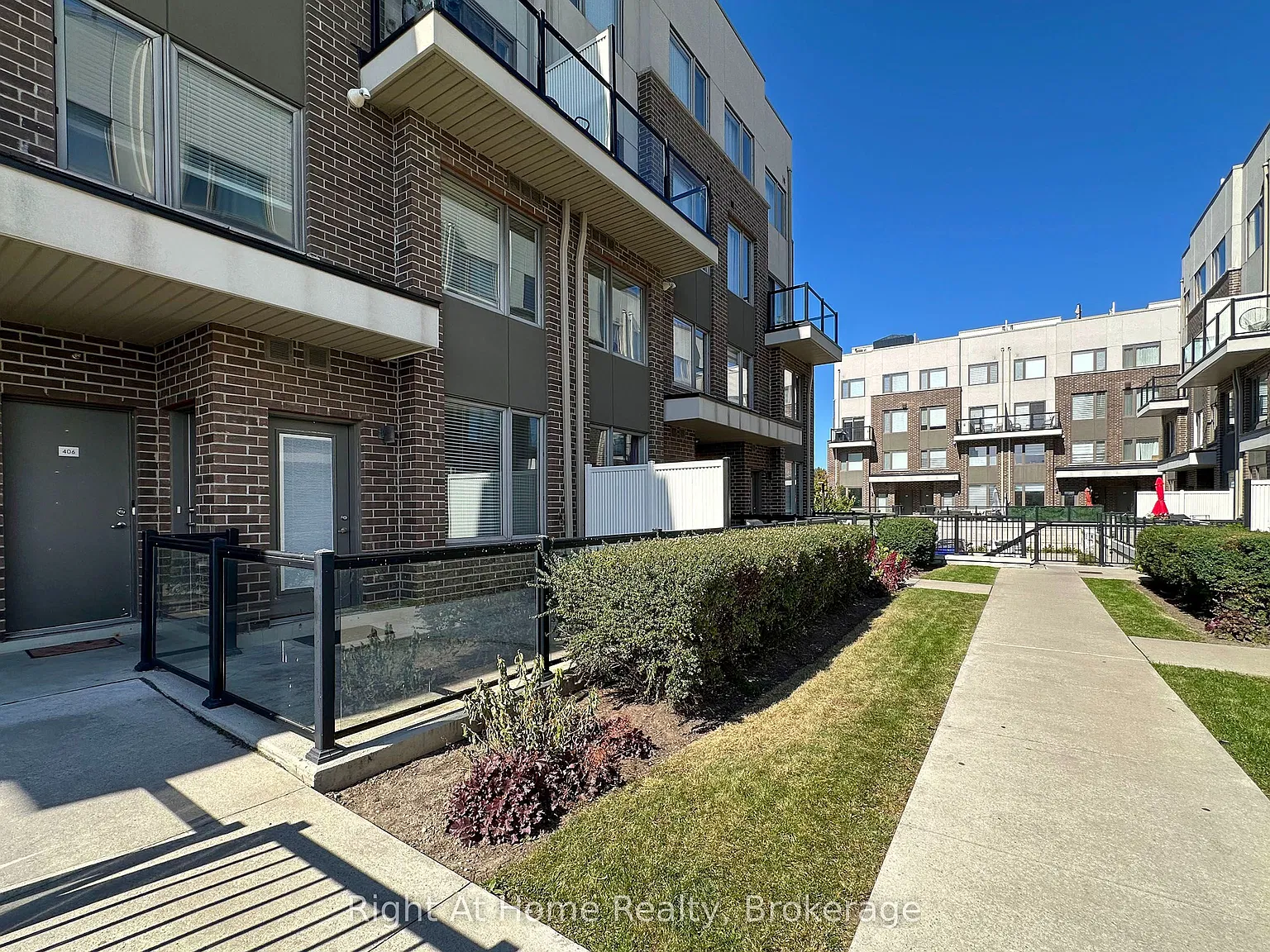 2 bed, $2,525 — Photo 1