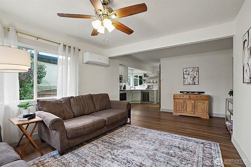 4th image of 6616 S Oakes Street