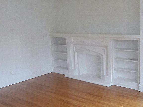 2nd image of 2631 W Greenleaf Ave #1W