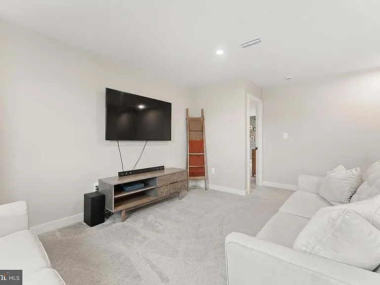 8600 Rawlings Ct — Photo 18