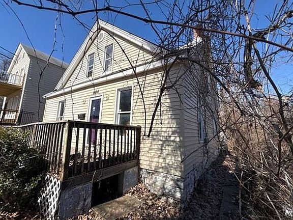 2nd image of 814 Brown St