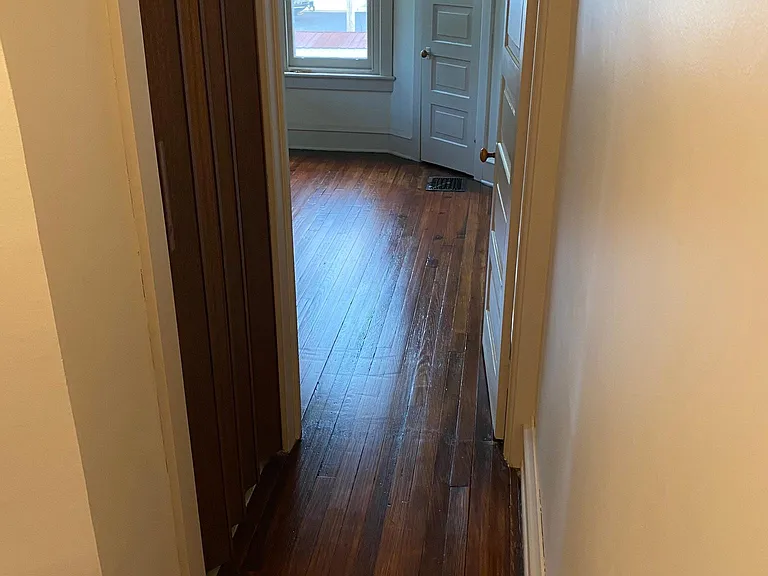 138 Elm St #4 BDRM SEMI — Photo 3