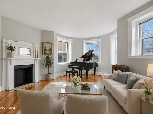457 Washington St APT 7, Newton, MA 02458