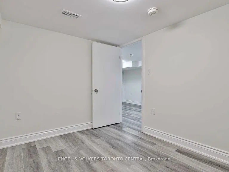 51B Fernwood Park Ave — Photo 9