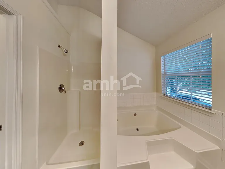 364 Hidden Creek Ln — Photo 11