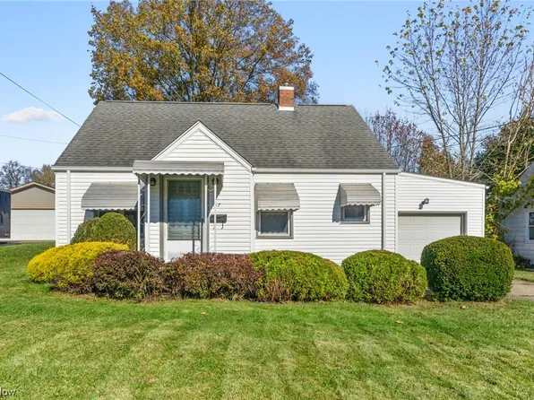 57 Helena Dr, Struthers, OH 44471