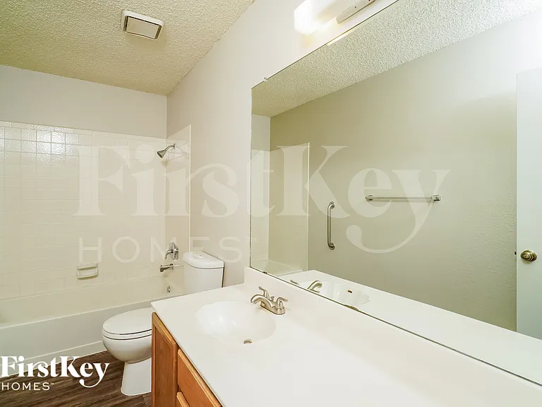 14219 N Hills Village Dr — Photo 14