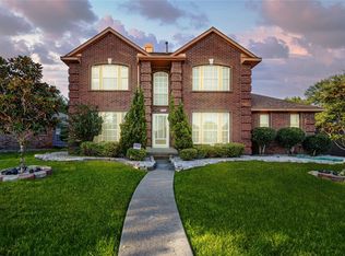 2702 Crosslands Dr, Garland, TX 75040