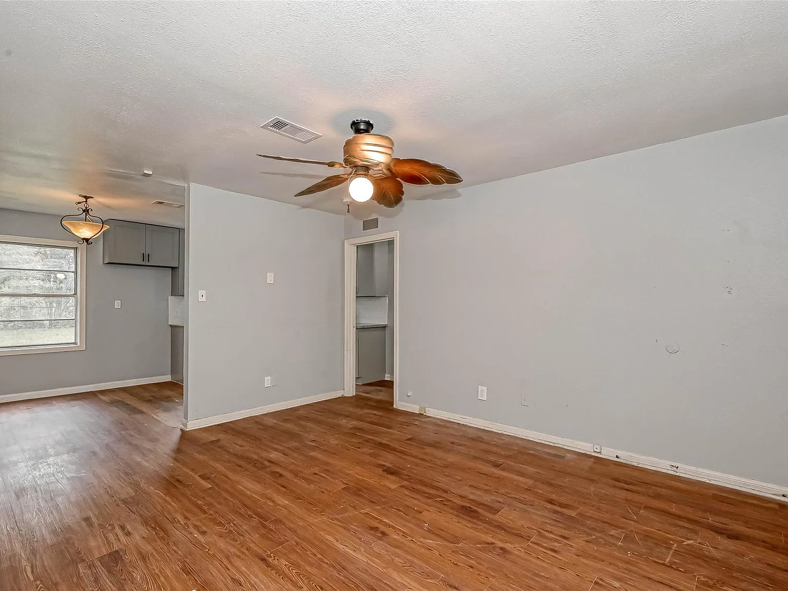 4 bed, 2.0 bath, 1237 sqft, $1,700 — Photo 4