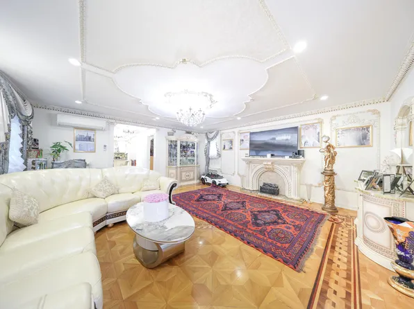 2568 East 2nd Street image 14 of 41