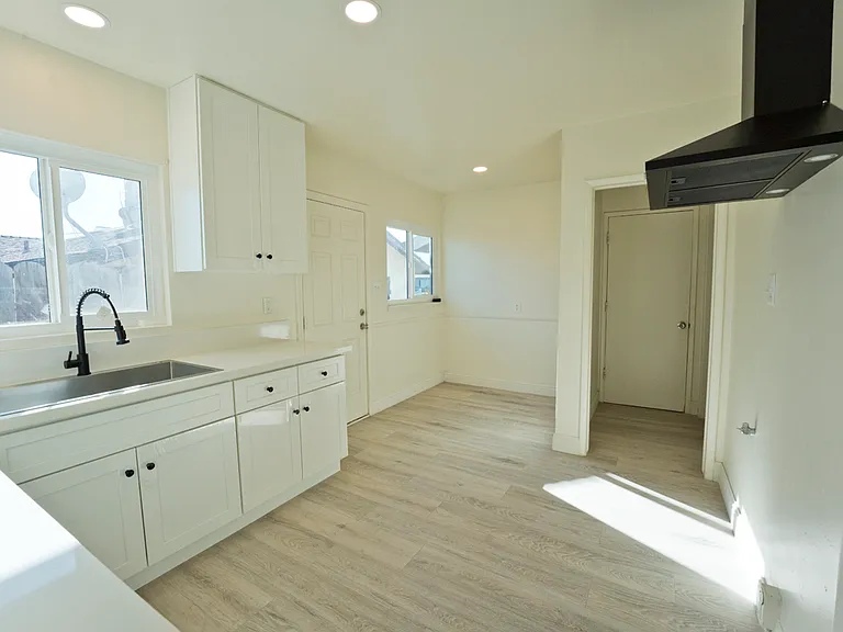 2205 Fairfax Rd — Photo 22