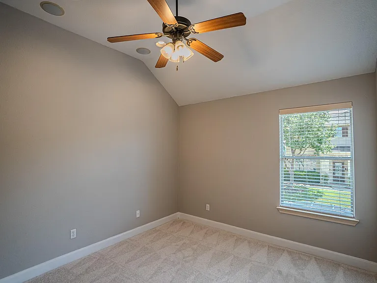 16 Mountain Terrace Cv — Photo 20