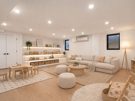3rd image of 113 Clinton Ave #1R