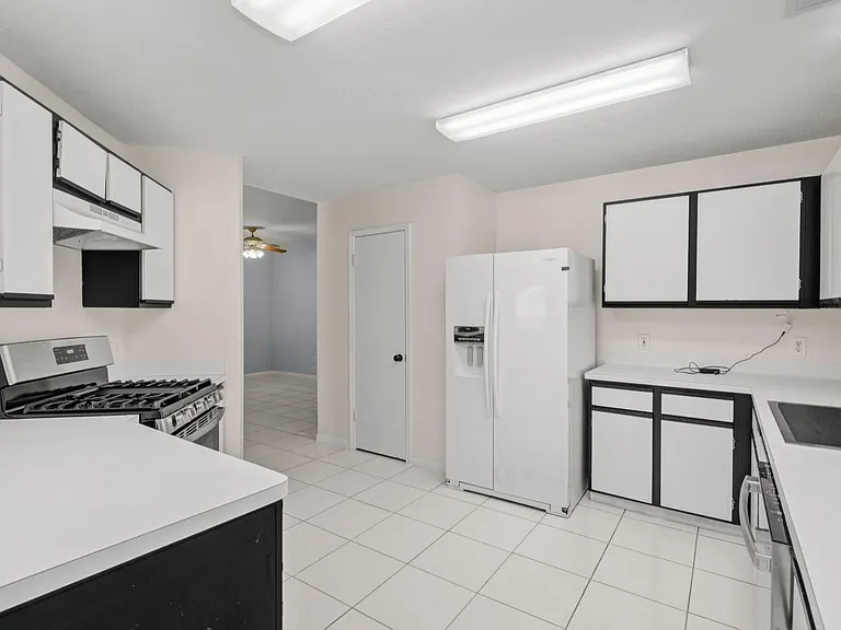 17050 Clan Macintosh Dr — Photo 14