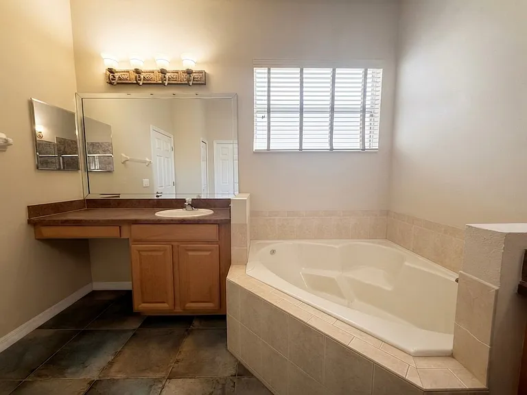 129 Crepe Myrtle Dr — Photo 11