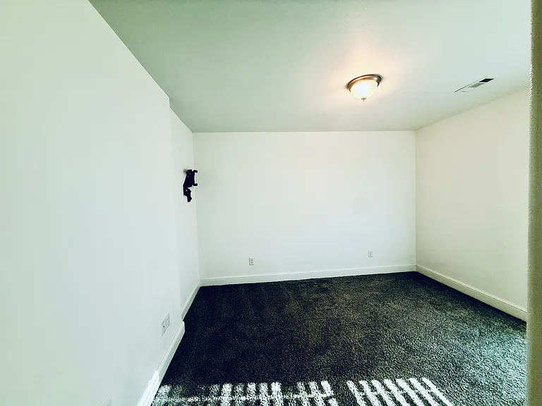 424 NW 59th Ave — Photo 13