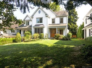 7 Oakleigh Ct, Norwalk, CT 06853