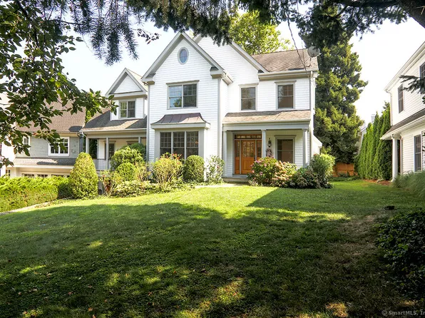 7 Oakleigh Court, Norwalk, CT 06853