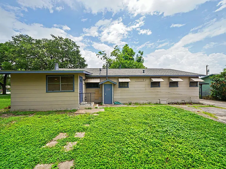 12715 Middle Ln — Photo 39