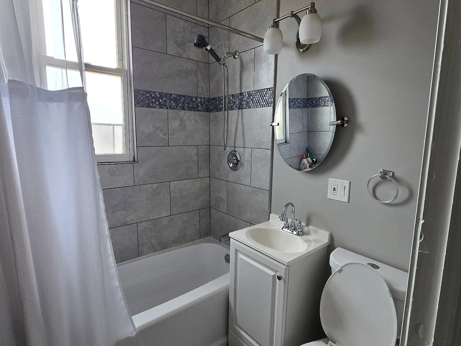3 bed, $2,150 — Photo 4
