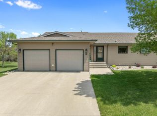 824 35th Ave SW APT E, Minot, ND 58701