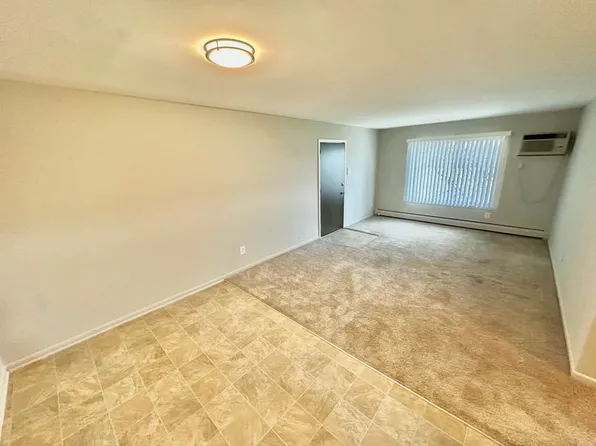 33114 Harper Ave #14, Saint Clair Shores, MI 48082