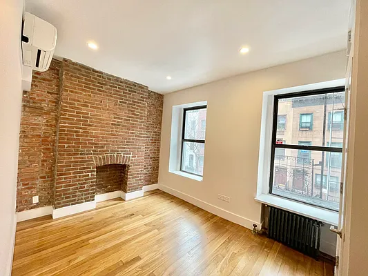 Rented by Vertical Real Estate LLC | media 9