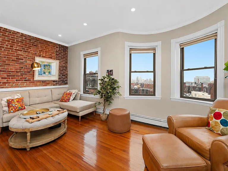 41 High St #4 — Photo 3