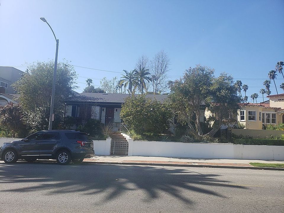 2nd image of 207 Ximeno Ave
