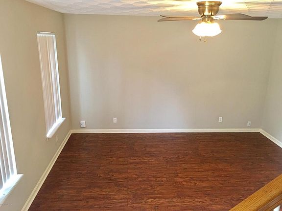 3rd image of 10902 Youngtown Dr