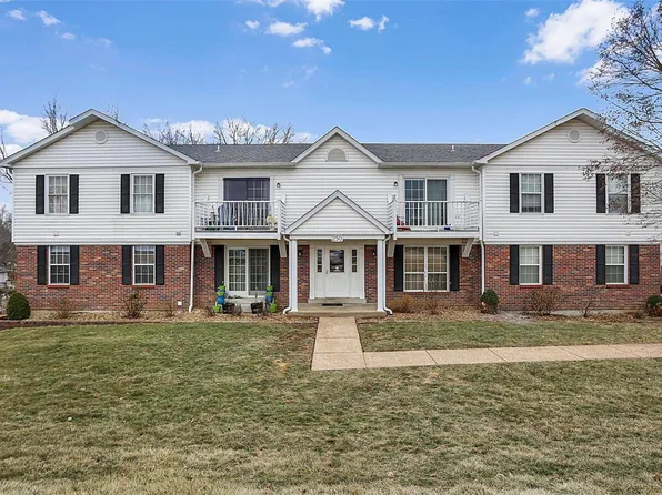253 Carriage Ct, Washington, MO 63090