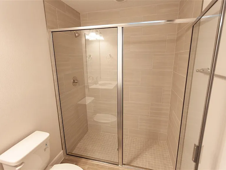 820 Lowood Ct — Photo 10