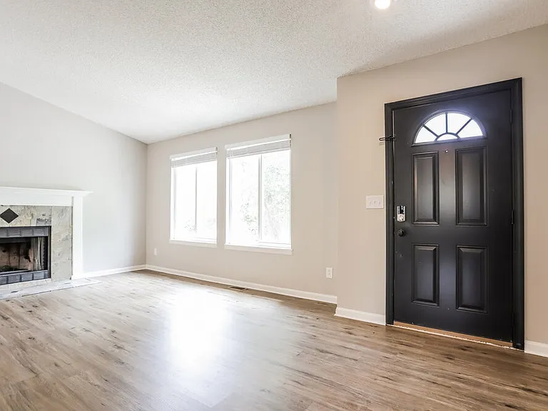 15747 E Center Pl — Photo 6
