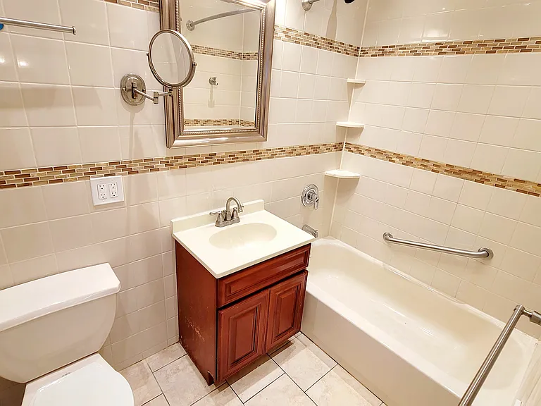 455 W 50th St #300 — Photo 12