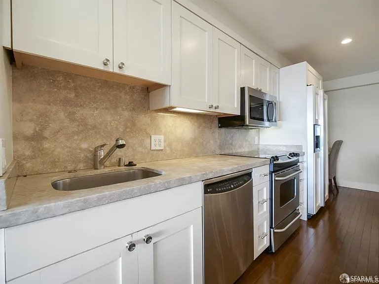 1177 California St #312 — Photo 14