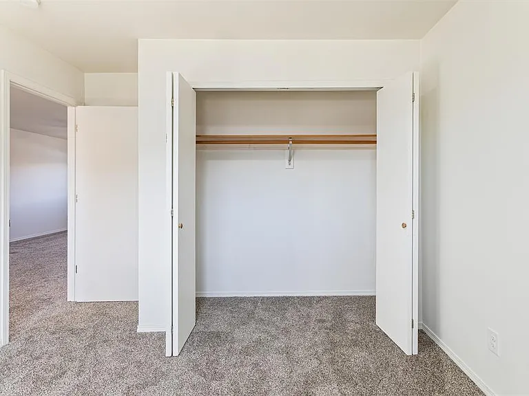 North Russell Apts-1650 N Russell — Photo 43