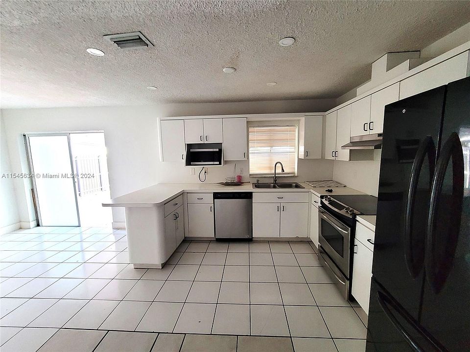 2nd image of 12280 SW 185th St