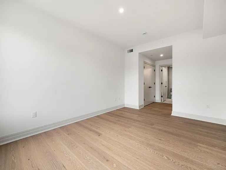 921 Madison St #508 — Photo 17