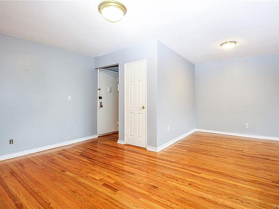 5th image of 1234 Midland Ave #6C