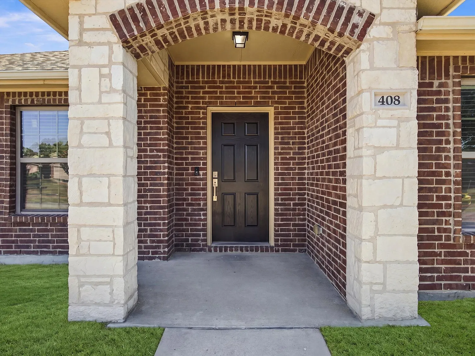 4 bed, 1816 sqft, $2,200 — Photo 4
